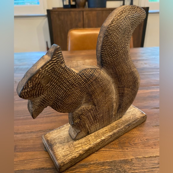 Carved/Detailed Solid Wooden Squirrel Figure  🐿️ (2 available) - Picture 2 of 5